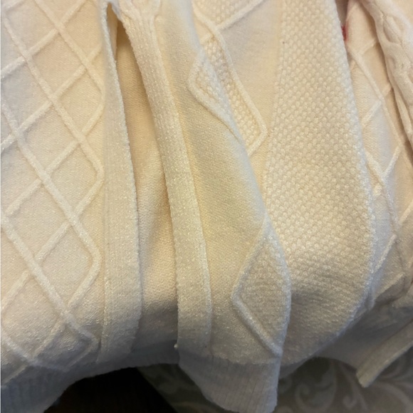 NWT Hem & Thread Cream Turtleneck Sweater Size Large - Picture 7 of 9